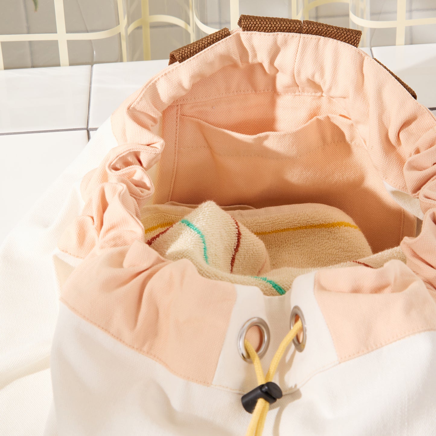 open bag with inside peach pocket. 