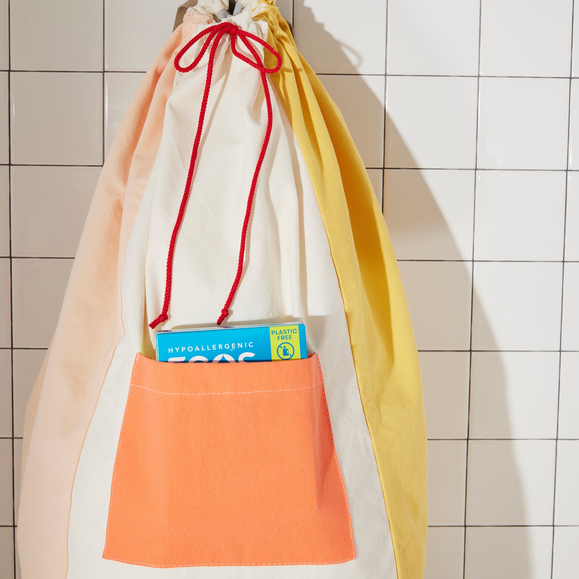 Re:Canvas Laundry Bag Clay detail view of front pocket