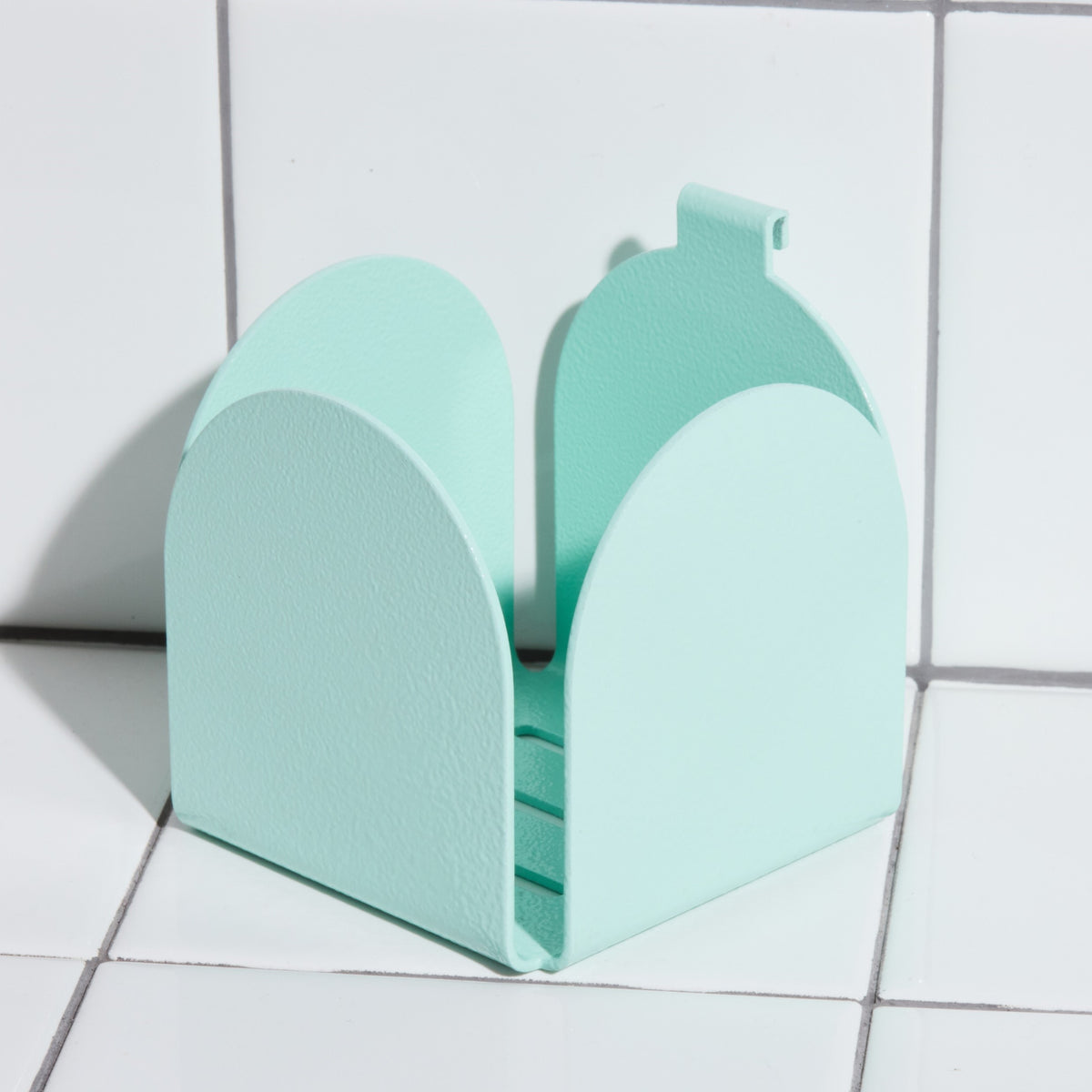Aluminum basket holder hook in high.